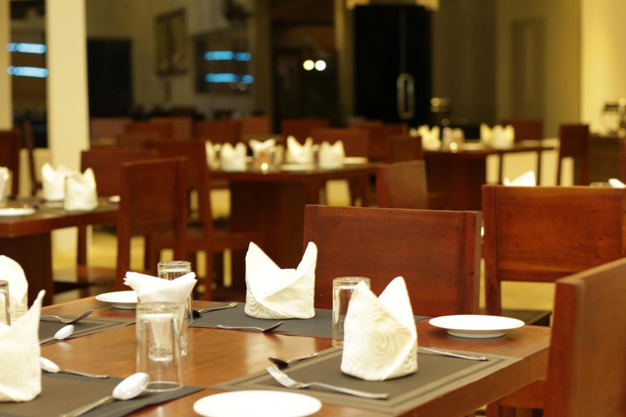 Jade Green Hotel هامبانتوتا المظهر الخارجي الصورة