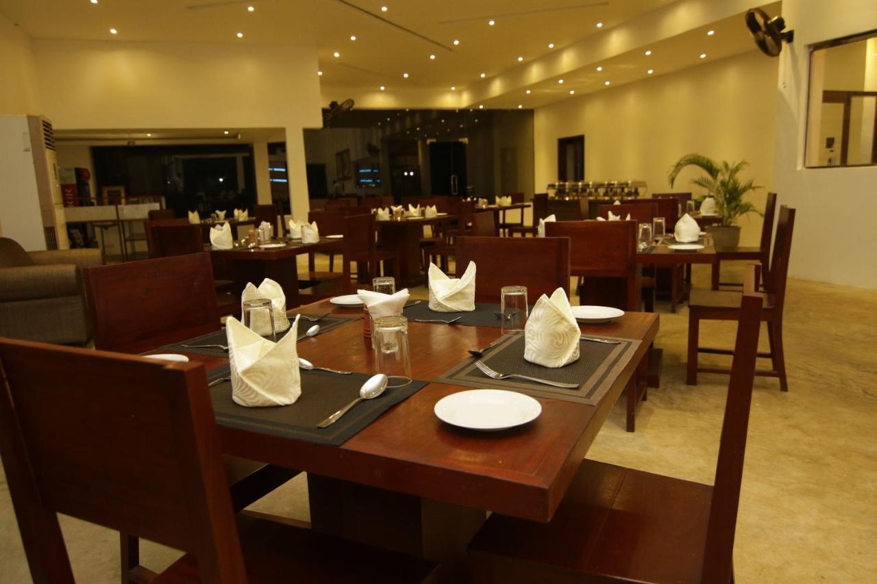 Jade Green Hotel هامبانتوتا المظهر الخارجي الصورة