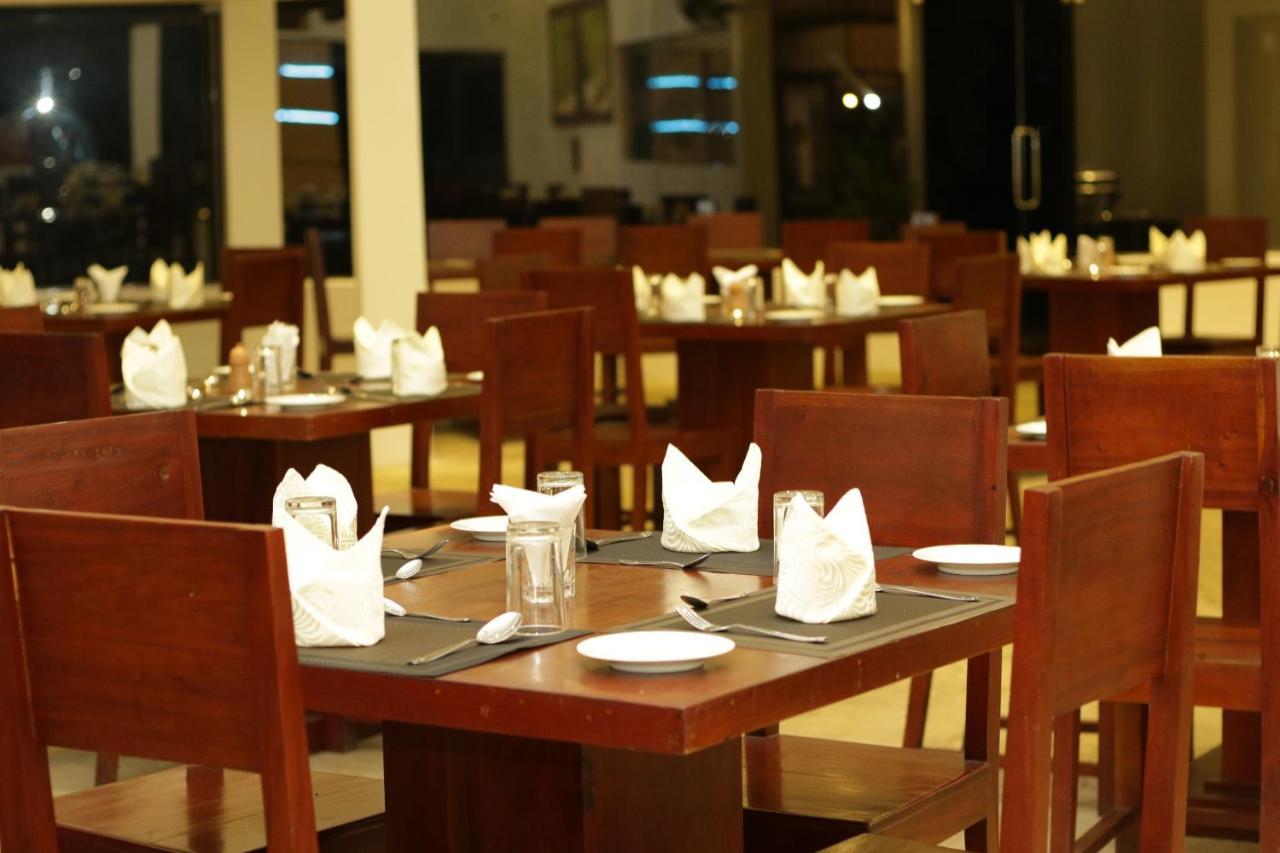 Jade Green Hotel هامبانتوتا المظهر الخارجي الصورة