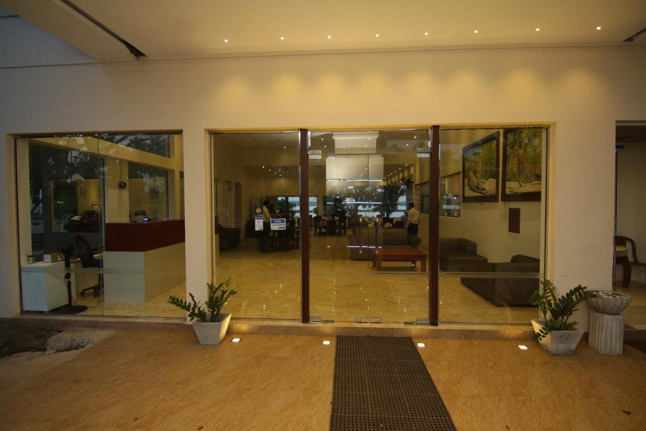 Jade Green Hotel هامبانتوتا المظهر الخارجي الصورة