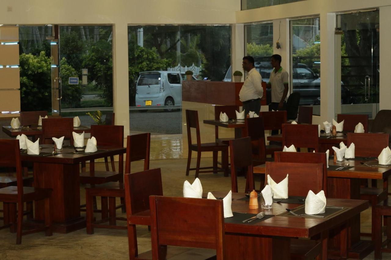 Jade Green Hotel هامبانتوتا المظهر الخارجي الصورة