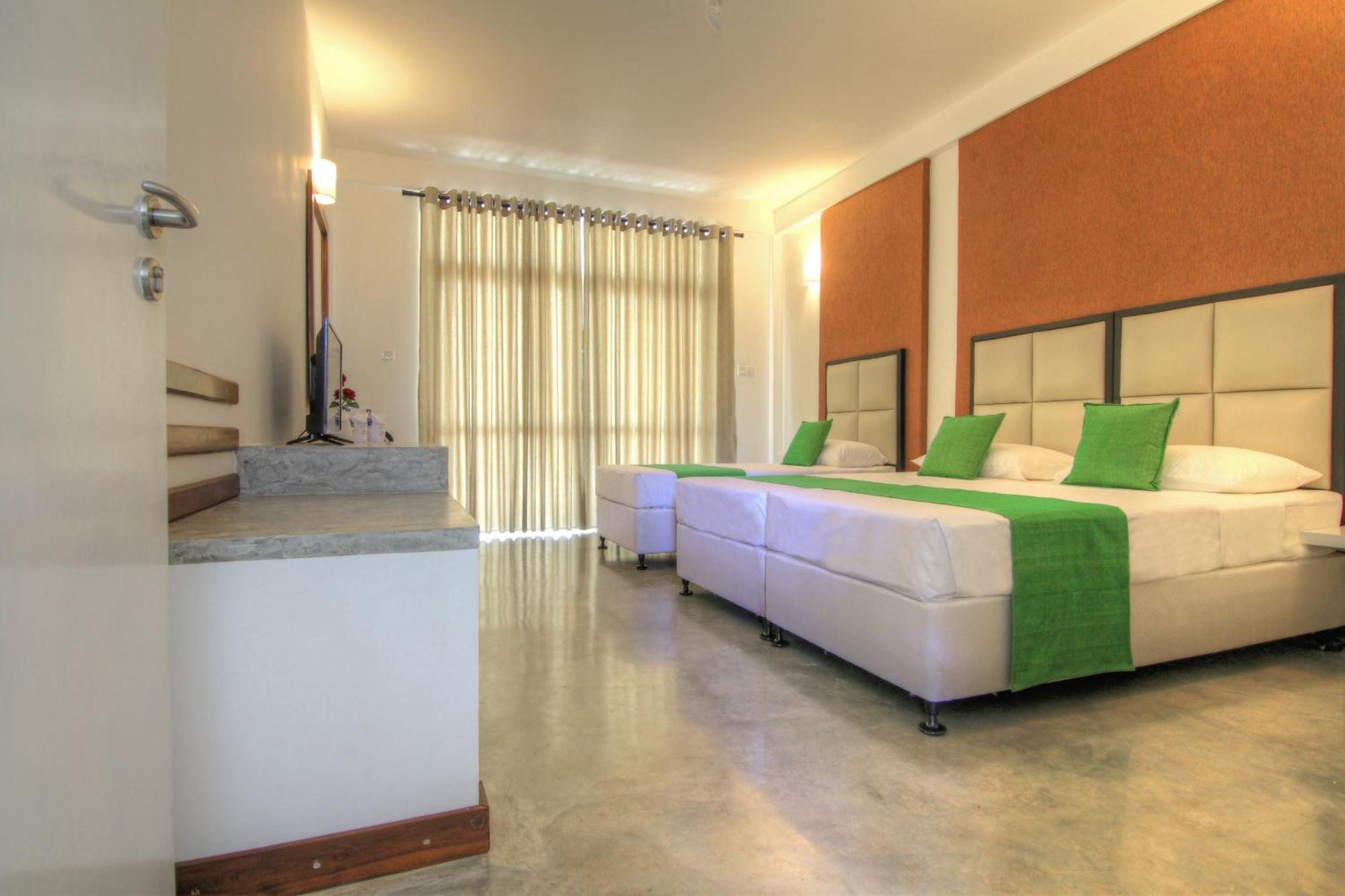 Jade Green Hotel هامبانتوتا المظهر الخارجي الصورة