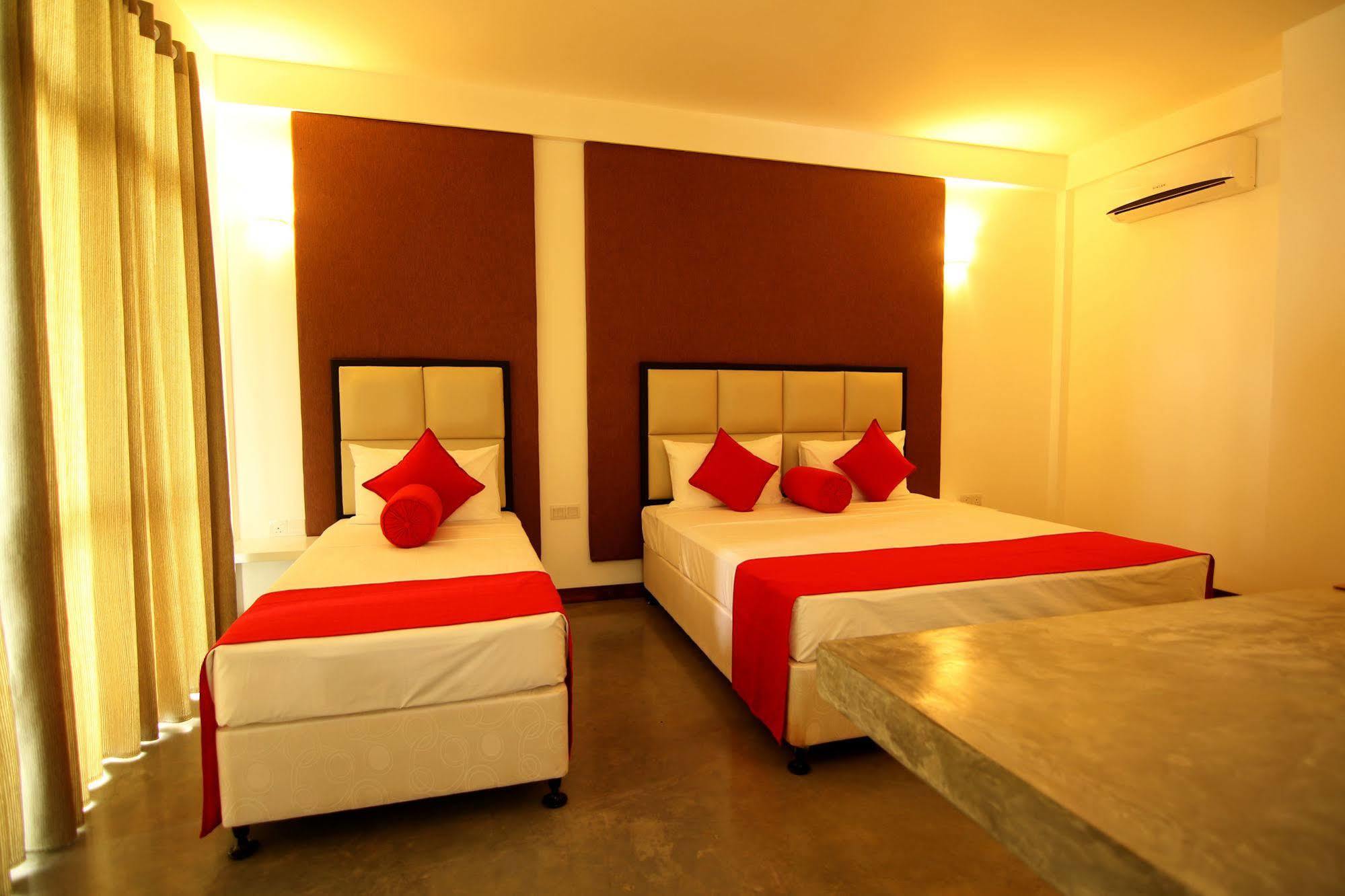 Jade Green Hotel هامبانتوتا المظهر الخارجي الصورة