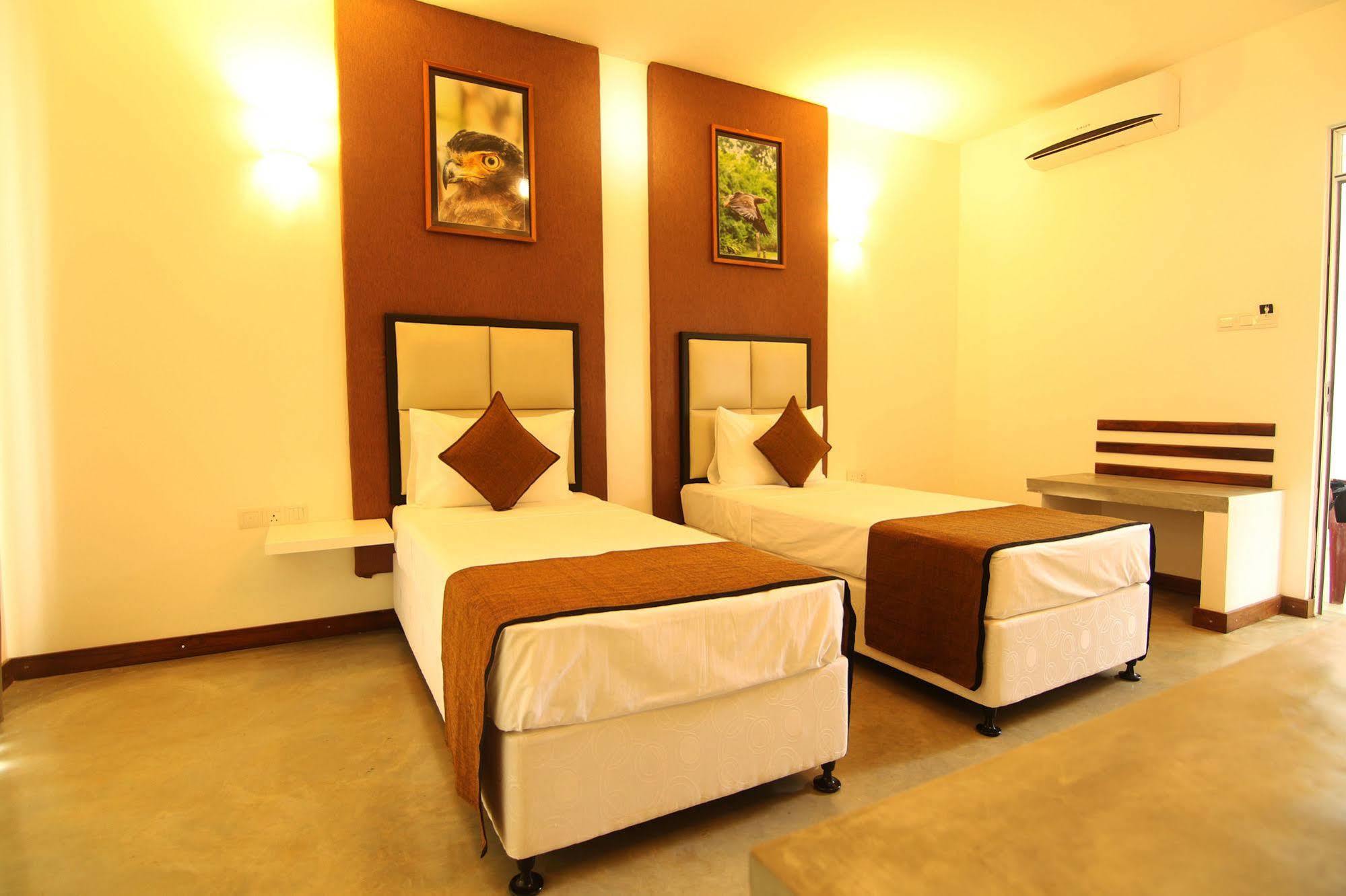 Jade Green Hotel هامبانتوتا المظهر الخارجي الصورة