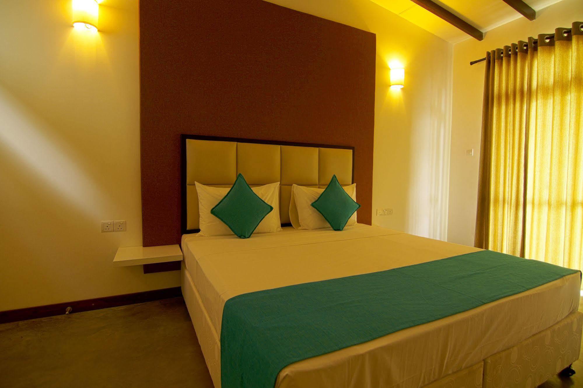 Jade Green Hotel هامبانتوتا المظهر الخارجي الصورة