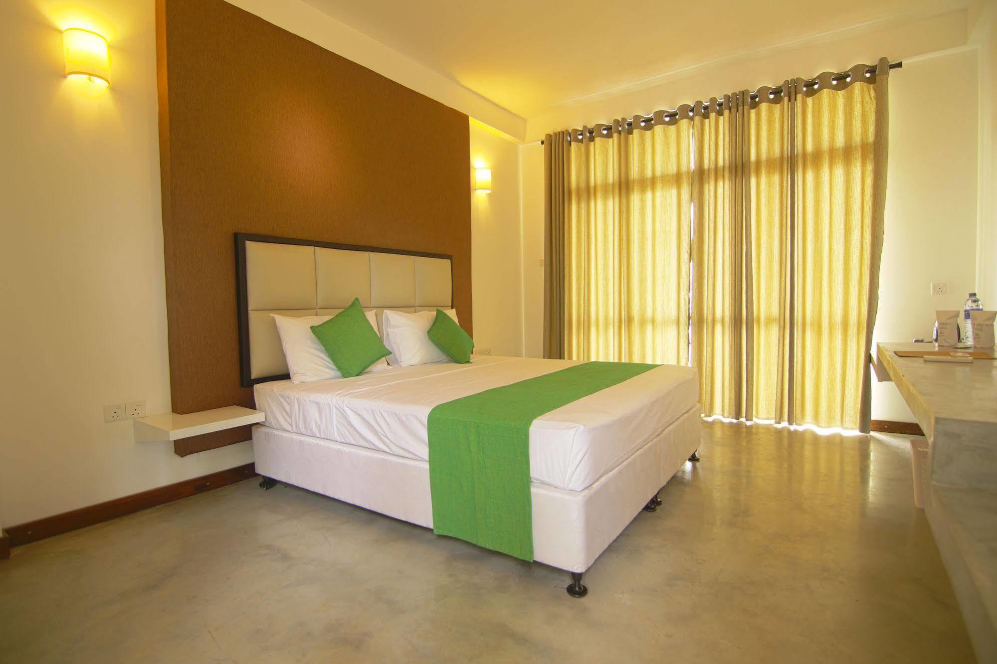 Jade Green Hotel هامبانتوتا المظهر الخارجي الصورة