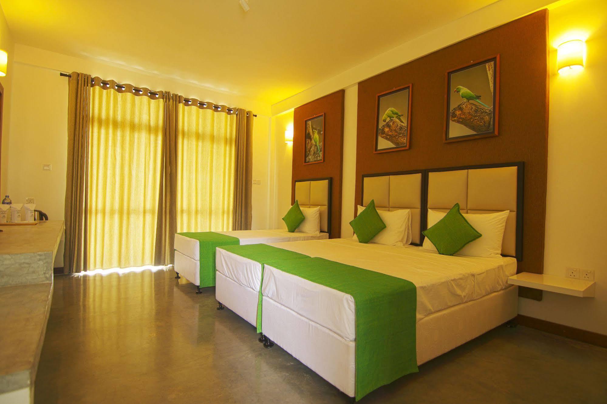 Jade Green Hotel هامبانتوتا المظهر الخارجي الصورة